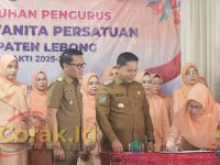 Bupati Azhari Kukuhkan Kepengurusan DWP Kabupaten Lebong 2025-2030
