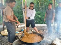 Filosofi Kue Pujuak dalam Kepemimpinan Bupati Azhari