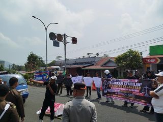 FAAL Soroti Sejumlah Kasus di Kejari Lebon